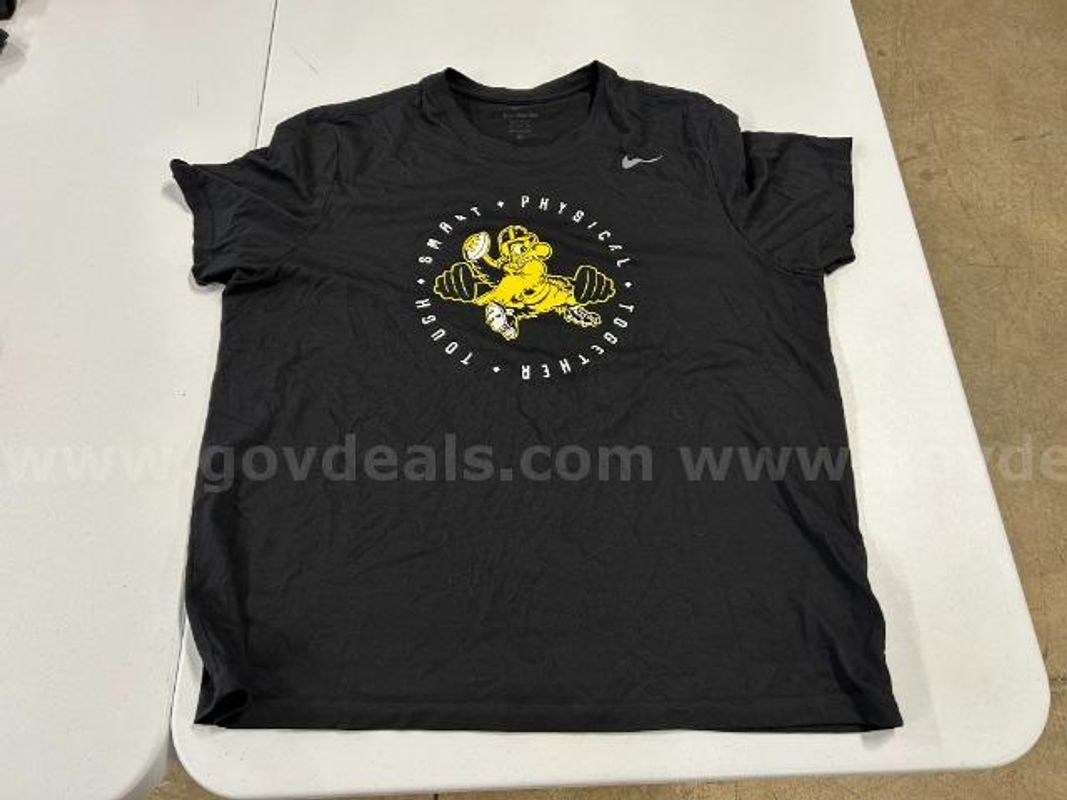 Lot of 4, Nike Short Sleeve shirts, Black in color, Size: L,XL, 3XL