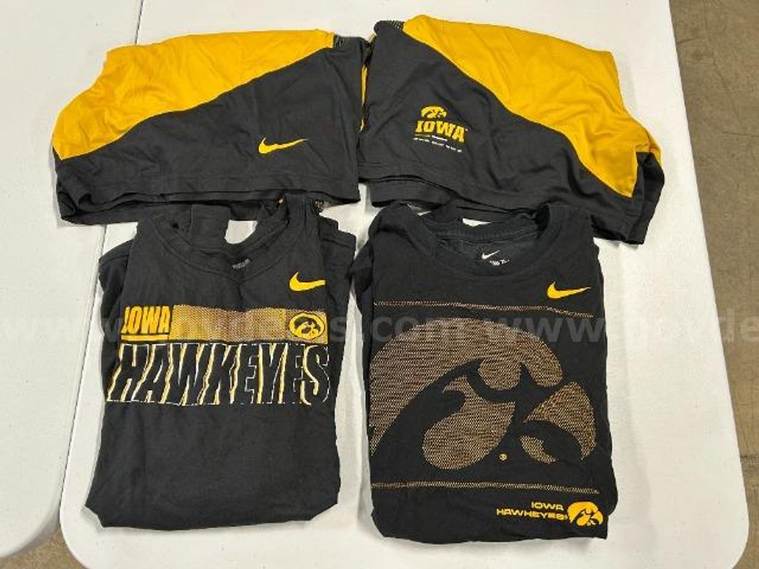 Lot of 4, Nike "U of I" Shirts/Shorts. Size: XXL
