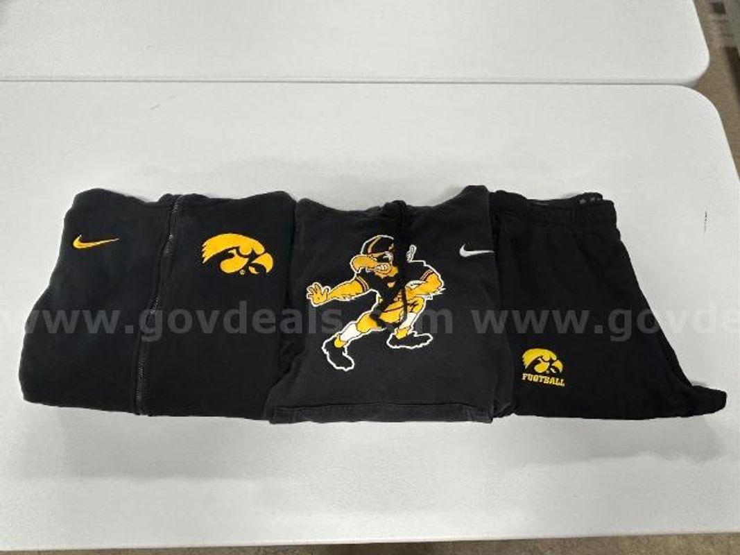 Lot of 3, Nike Various styles, Black in color, Size: L