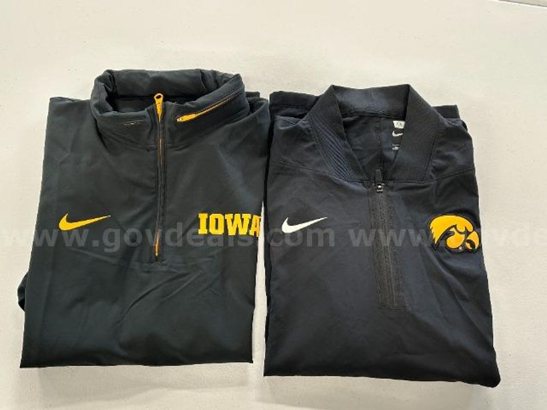 Lot of 2, Nike 1/4 zip Pullover "U of I" Black in color, Size: L