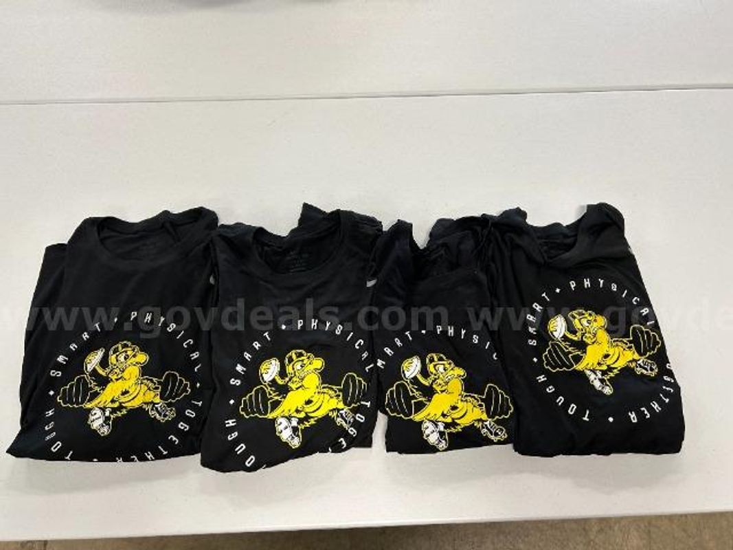 Lot of 4, Nike Tee Long(3)/Short, Black in color. Size: 3XL