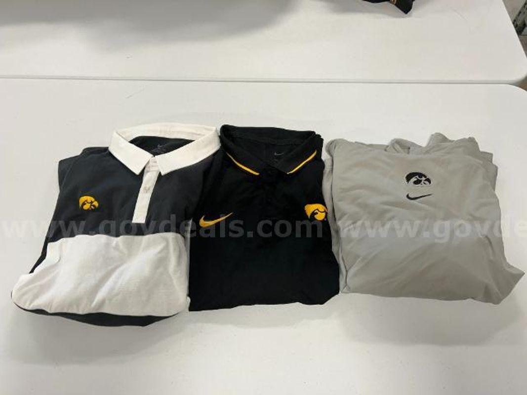 Lot of 3, Nike Long/Short Sleeve Shirts. Size: XXL