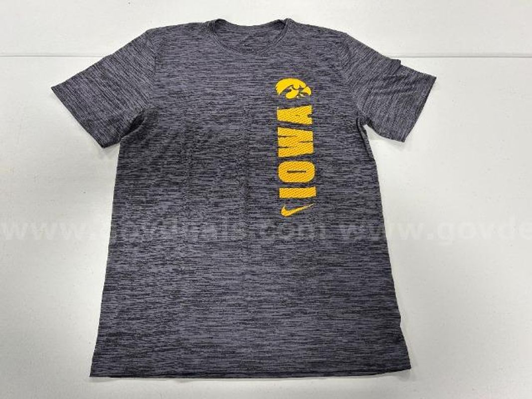 Lot of 3 Nike "University of Iowa" short sleeve shirts, size: 2XL