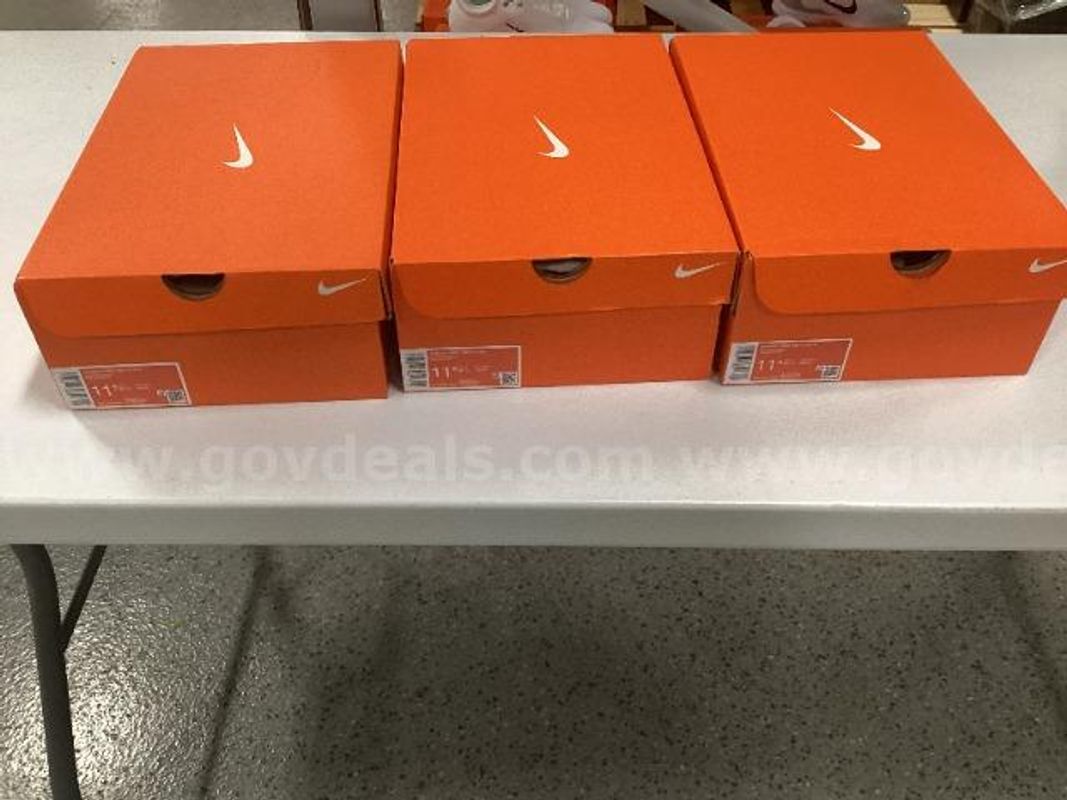 3 Women's Nike Free Metcon 6 Shoes