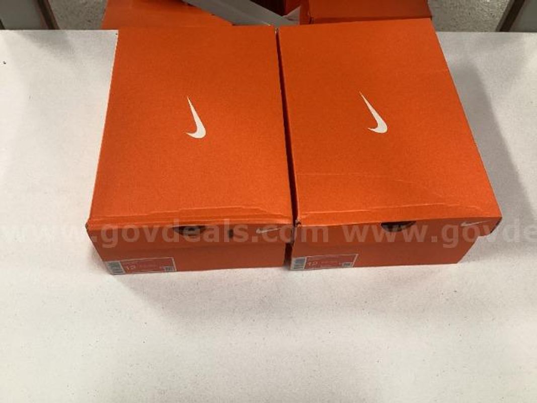 2 Women's Nike Free Metcon 6 Shoes