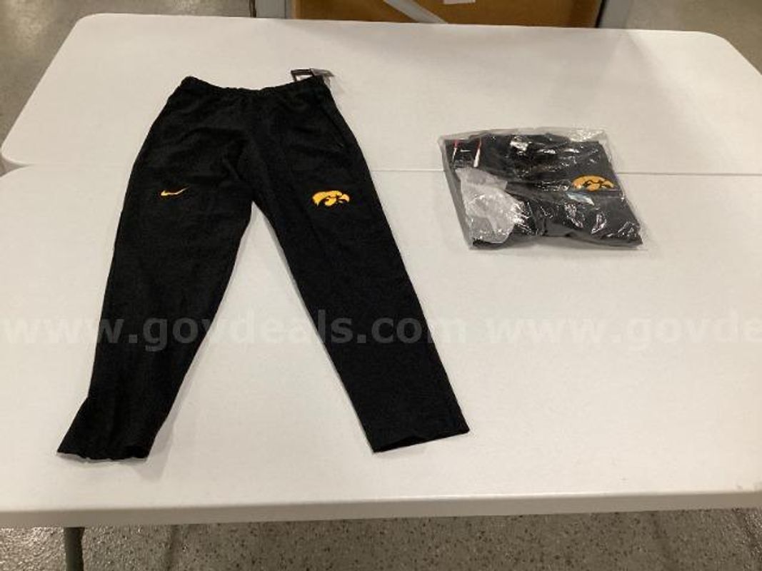 Nike Iowa Hawkeyes Team Zip Up Sweater and Pants set