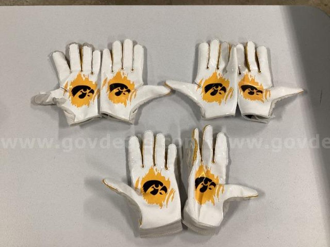 Lot of 3, Pair of Nike "U of I" Football Gloves