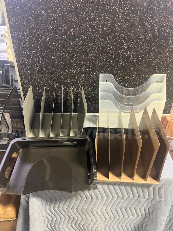 MSU Lot # 9259- Lot of Assorted Office Organizers