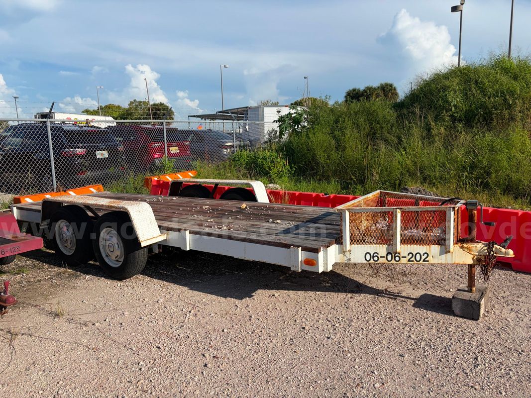 16ft White Trailer