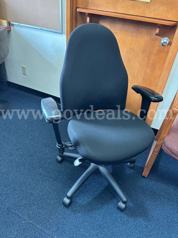 Lot of 6 Chairs - Lot 1
