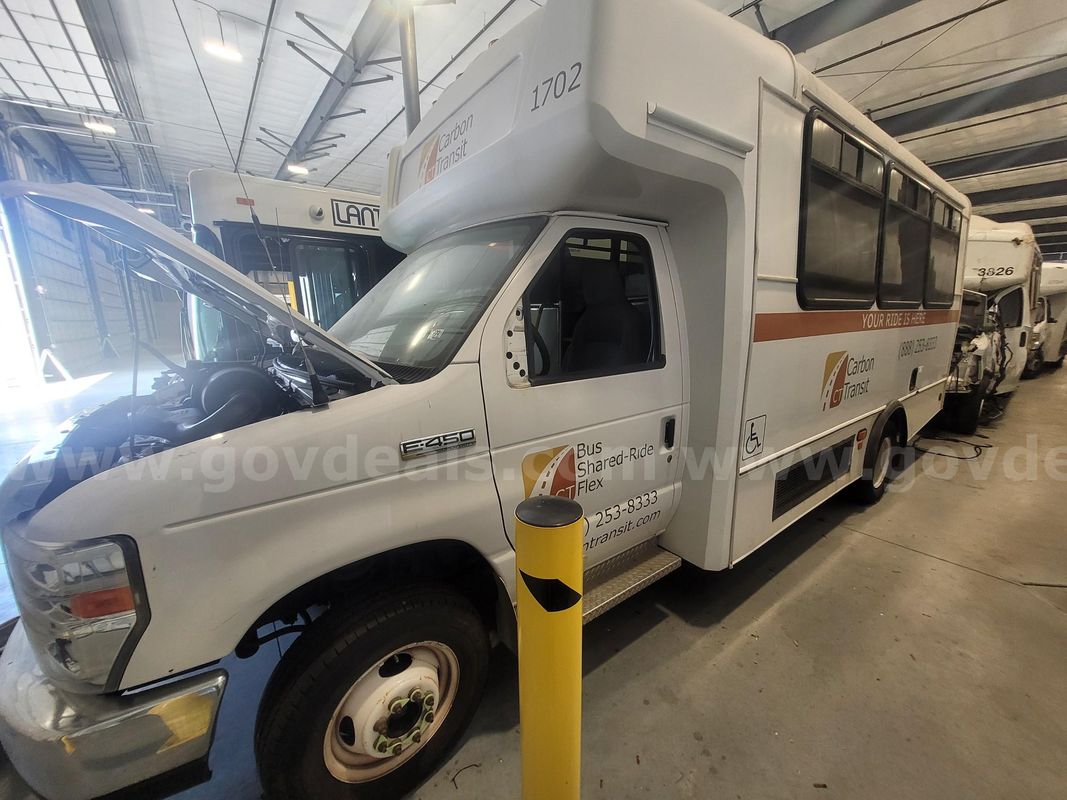2017 Ford E-450