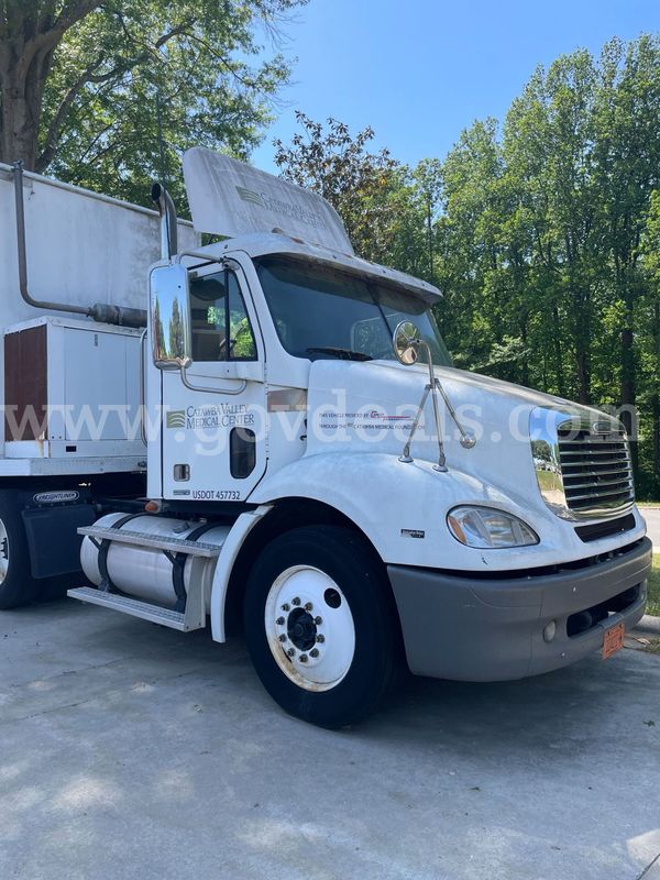 2007 Freightliner Columbia 112