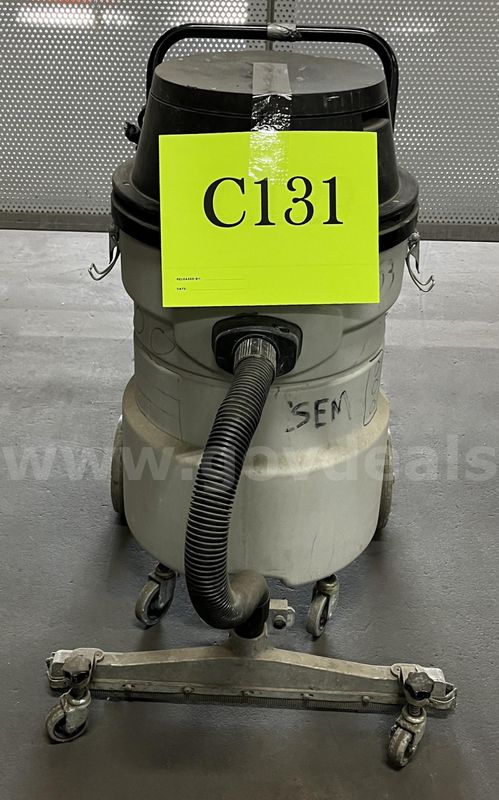 **** Triple-S Intrepid-16 Wet-Dry Vacuum Cleaner **** (I)