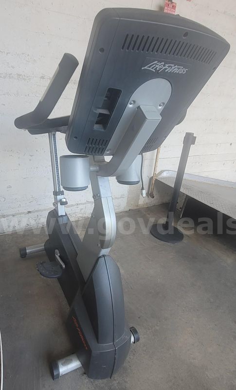 **** Life-Fitness Upright Exercise Bike **** (I)