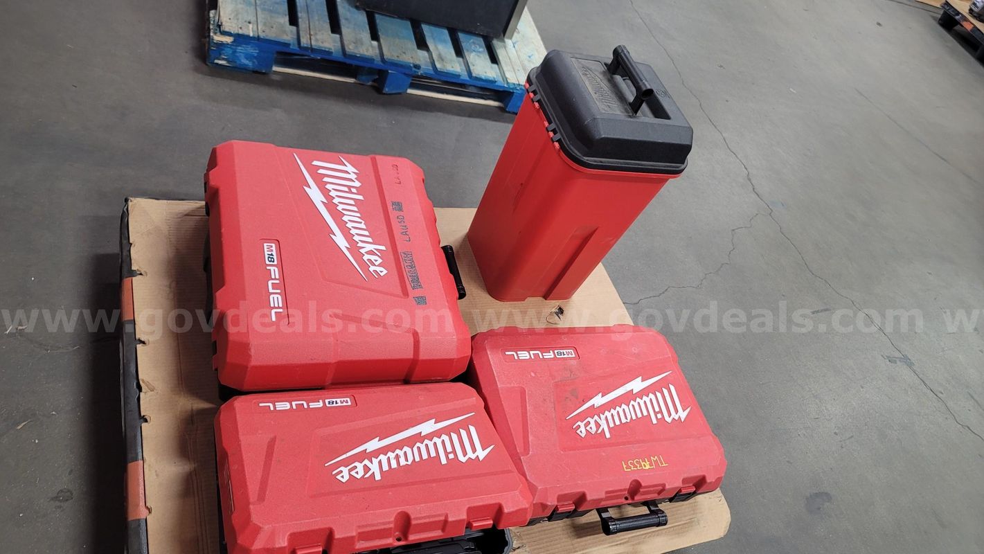 **** Milwaukee Tool Case Only X4 (I)****