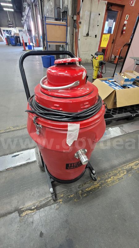 **** Pullman-Holt Hepa Vacuum **** (I)