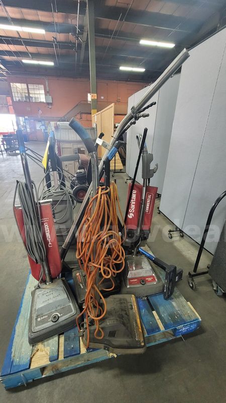 **** Assorted Vacuum Cleaners **** (I)
