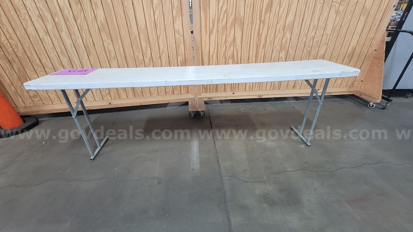 **** FOLDING TABLE *** 18x95x29 **** (I)