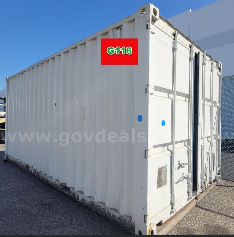 **** 20 Foot Shipping Container **** (P)