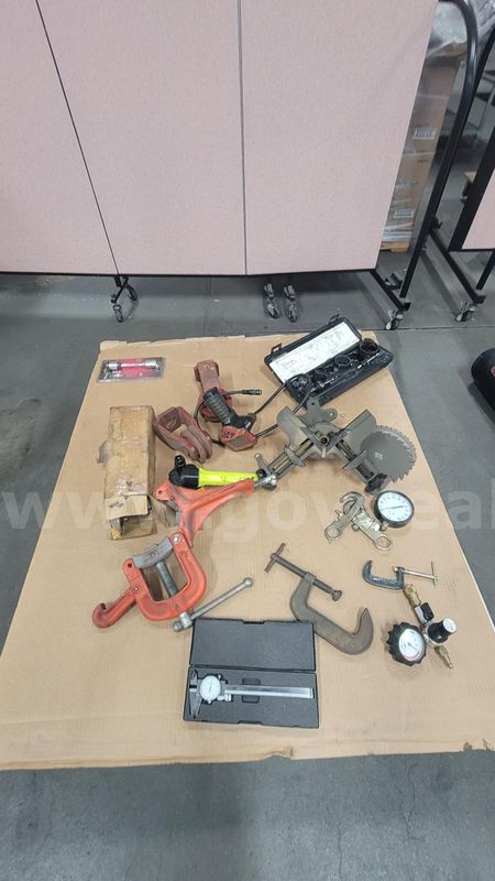 **** Assorted Handyman Tools **** (I)