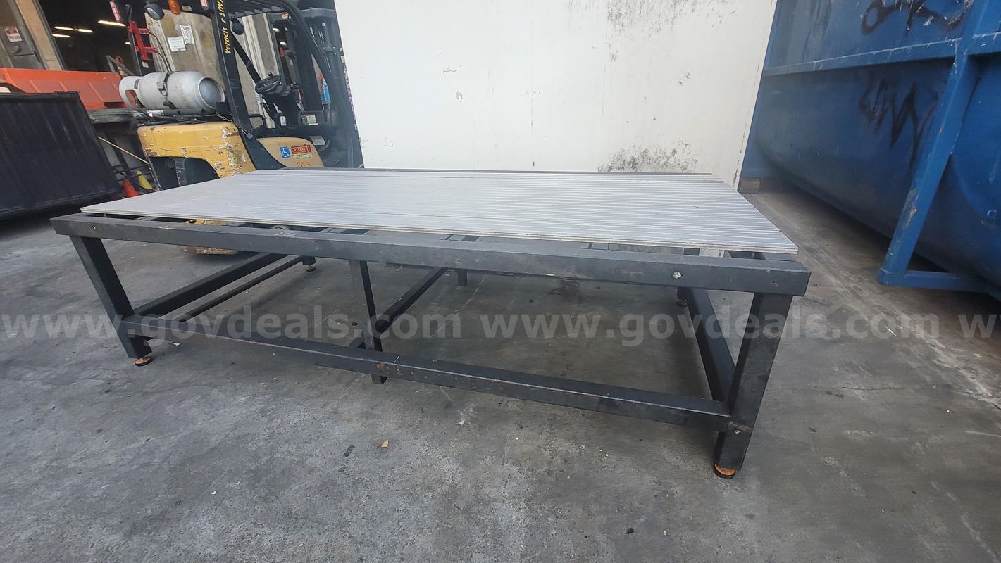 **** Heavy Duty Worktable With Aluminum Top **** (I)