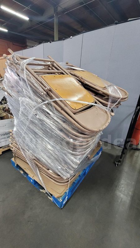 **** Metal Folding Chairs By Lot 52 Pcs **** (I)