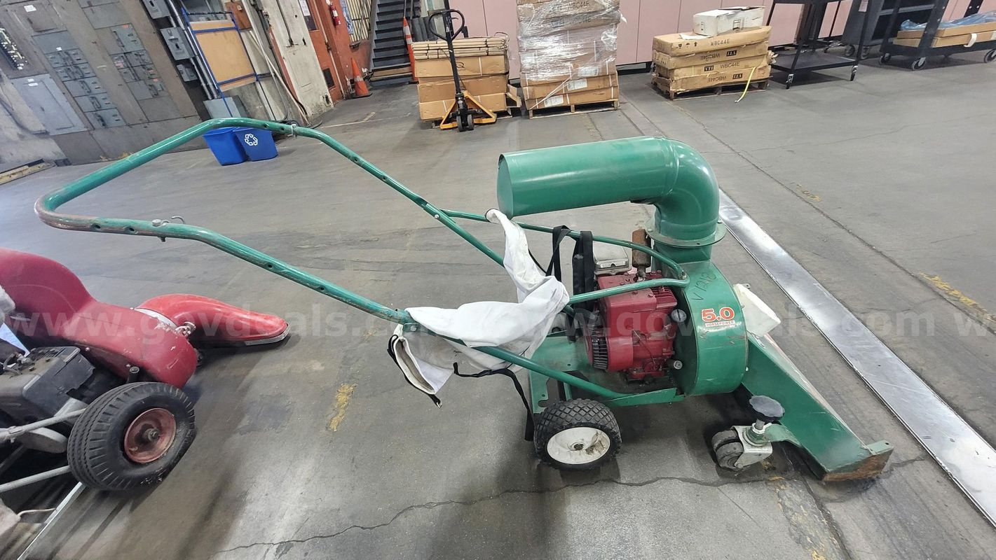 **** Billy Goat Leaf Vaccum **** (I)