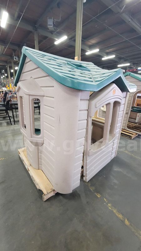 **** Kids Outddor Playhouse **** (I)