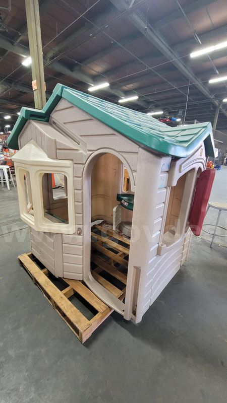 **** Kids Outddor Playhouse **** (I)