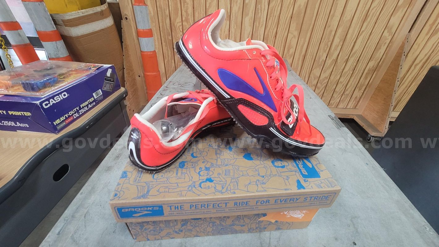**** Brooks Womens Shoes Size 9.5 **** (I)