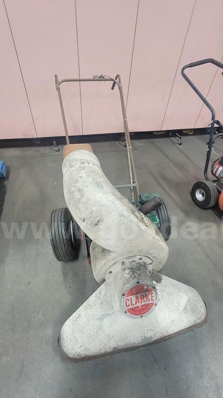 **** CLARKE LAWN VACUUM**** (I)