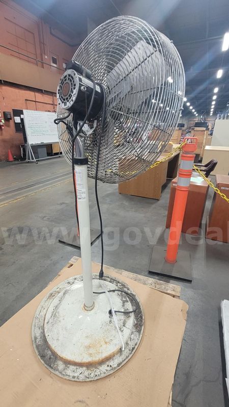 **** HEAVY DUTY INDUSTRIAL PEDESTAL FAN **** (I)