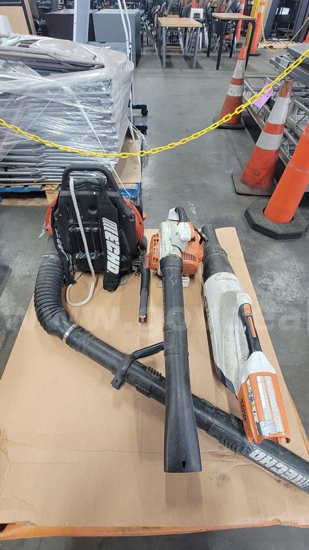 **** ASSORTED LEAF BLOWER **** (I)