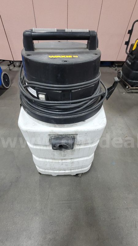 **** WAXIE COMMERCIAL WET DRY VACUUM CLEANER **** (I)