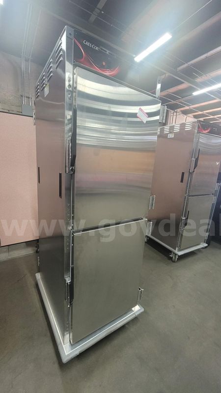 **** CRESCOR 3 DOOR HEATED MOBILE HEATED CABINET **** (I)