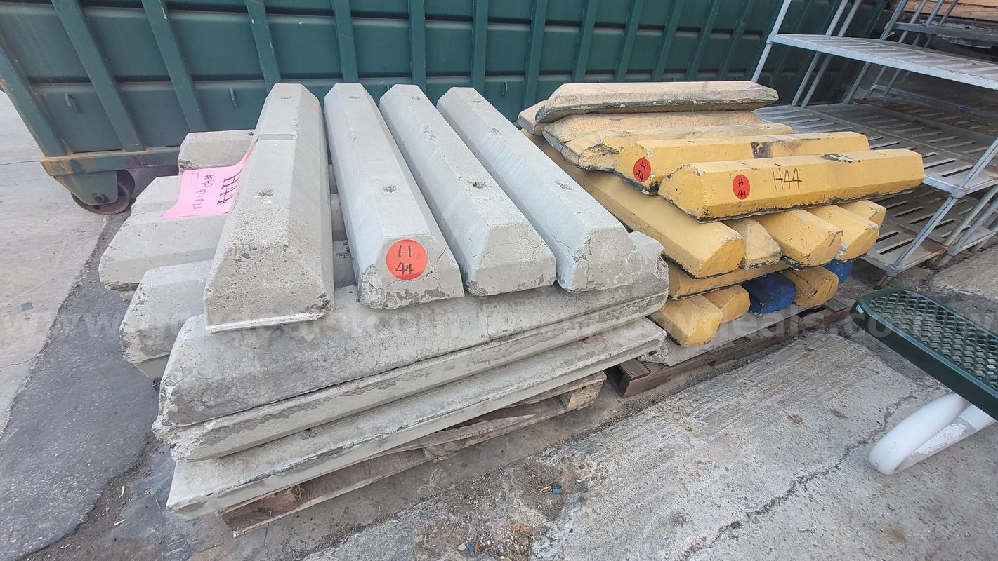**** CONCRETE PARKING CURBS BY LOT OF 40 47X8X6 **** (I) (1 of 12)