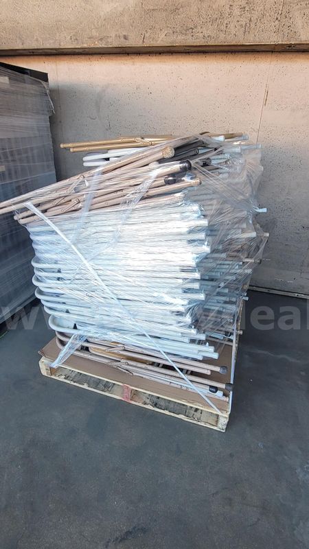 **** ASSORTED FOLDING CHAIRS X45 CHAIRS **** (ED)