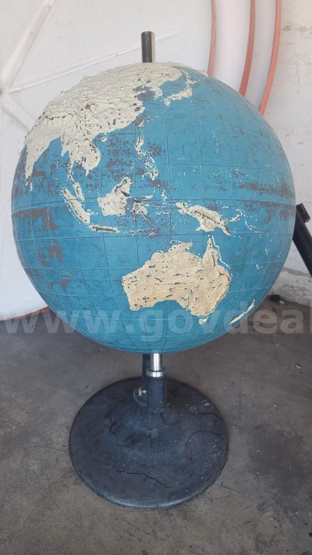 **** VINTAGE GLOBE FOR THE BLIND **** (ED)