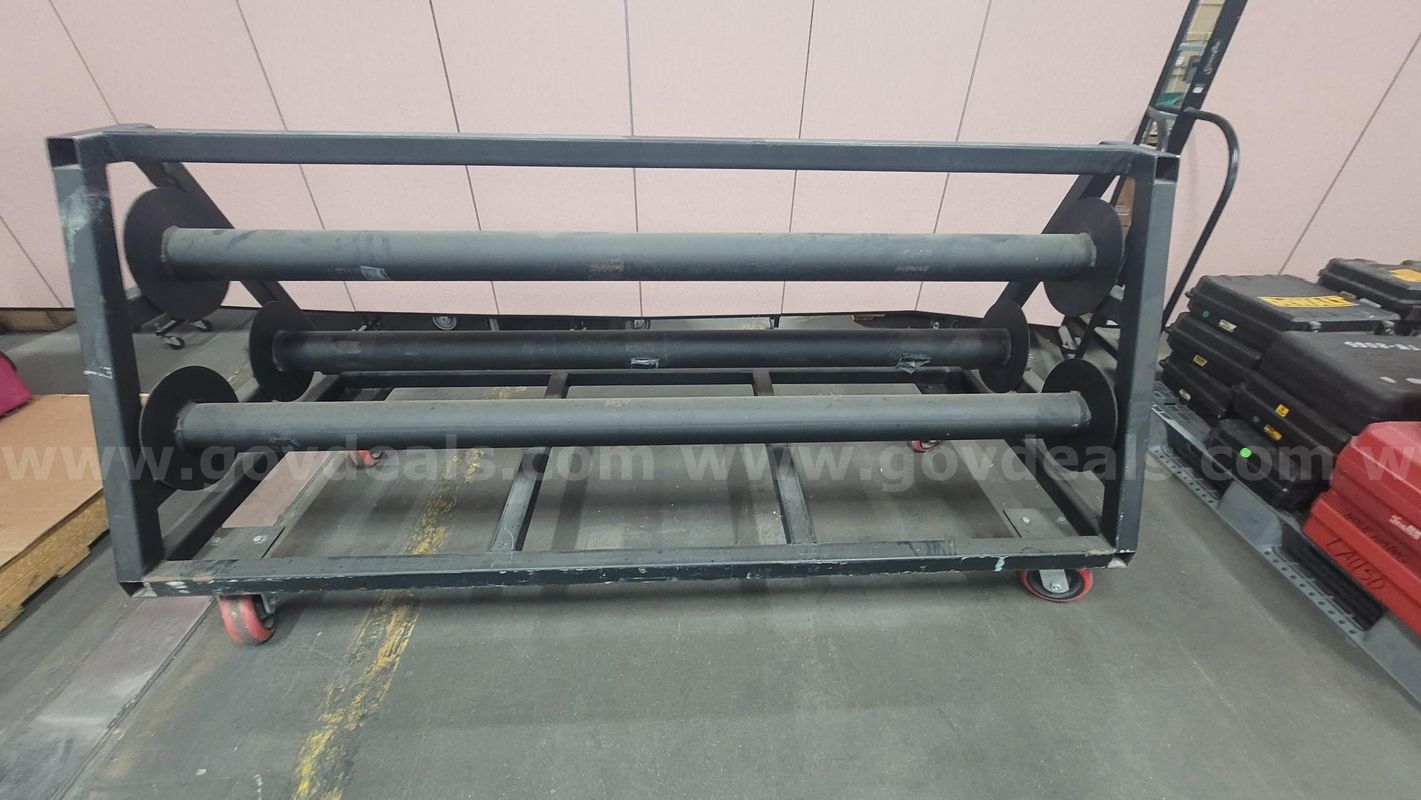 **** HEAVY DUTY MOBILE VINYL FLOOR STORAGE CART 6FT LONG **** (I)