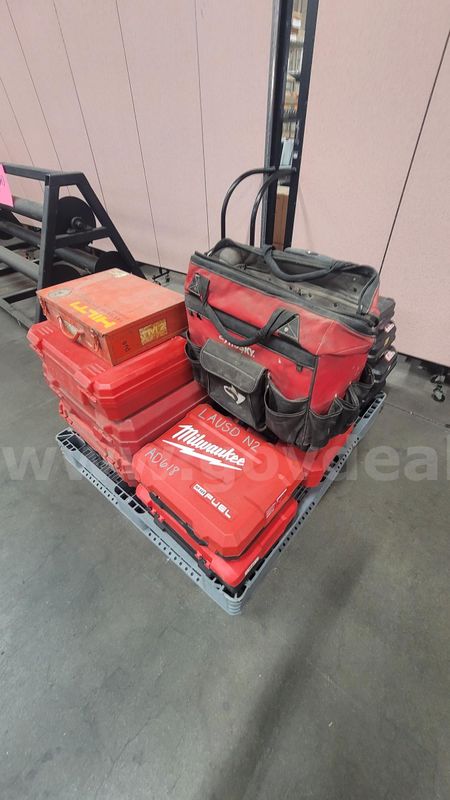 **** ASSORTED POWER TOOL CASE **** (I)