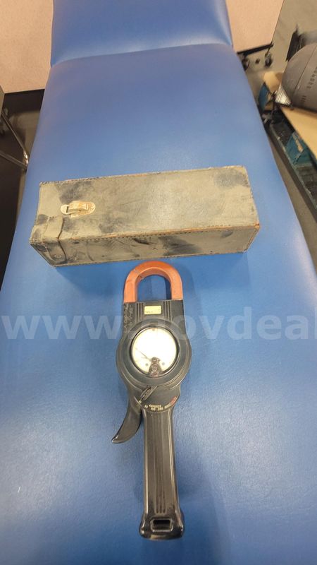 **** Vintage Clamp On Ac Ammeter **** (I)