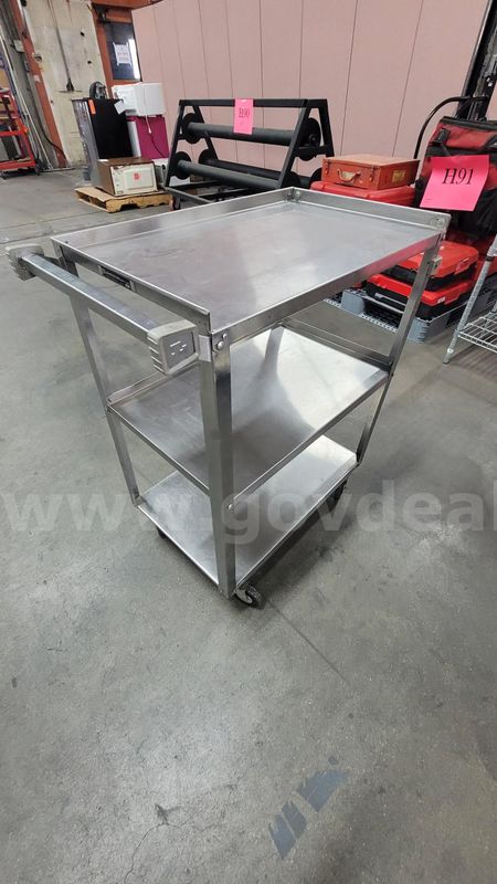 ****COMMERCIAL 3 TIER UTILITY CART **** (I)