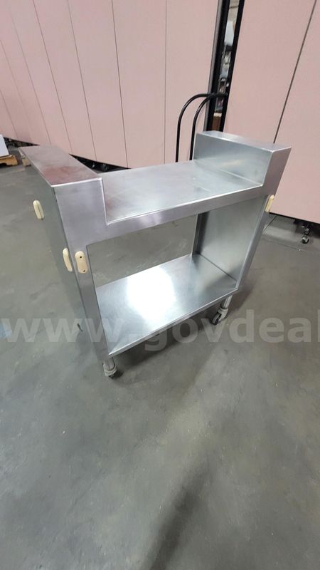 ****COMMERCIAL STAINLESS STEEL MOBILE SERVICE CART **** (I)