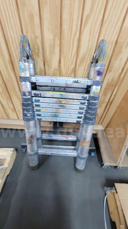 **** PORTABLE ALUMINUM A FRAME TELESCOPIC LADDER **** (I)