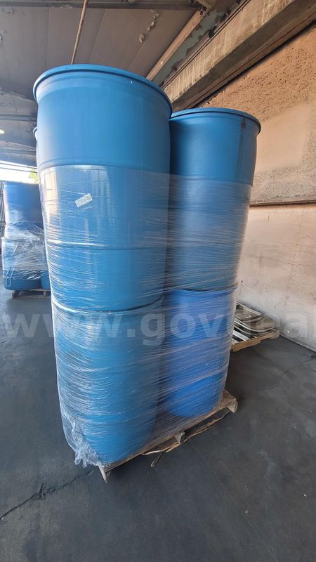 **** 8 UNITS 55 GALLONS BLUE DRUMS **** (ED)