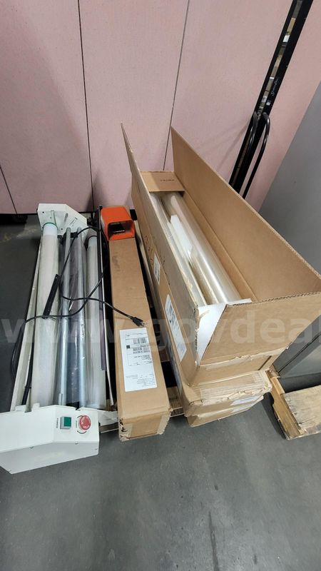 **** THERMAL ROLL LAMINATOR WITH 4 DOUBLE SIDED LAMINATE FILM **** (I)