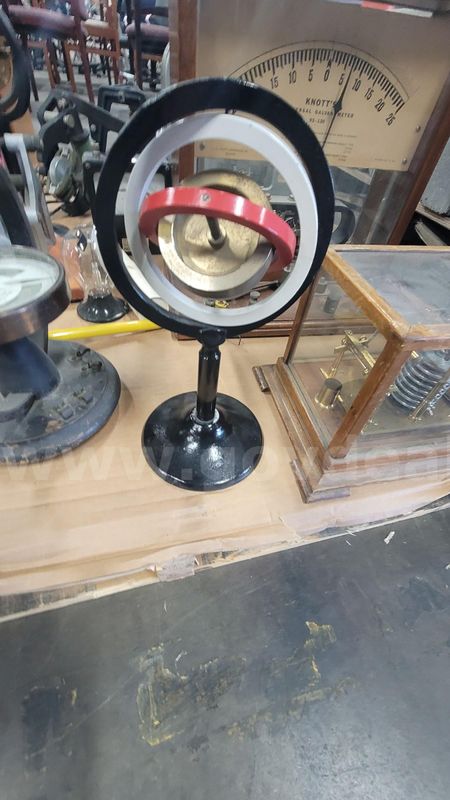 **** ASSORTED VINTAGE SCIENTIFIC INSTRUMENTS **** (I)