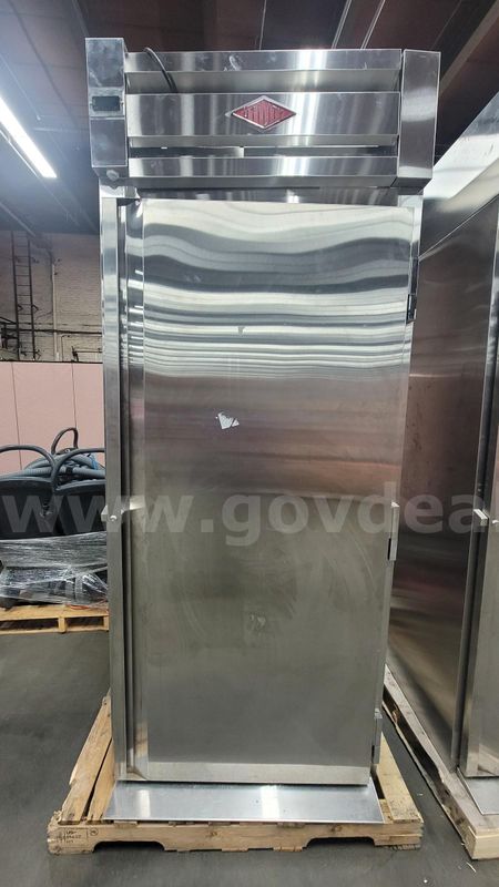 **** Commerical Utility Refrigerator **** (I)