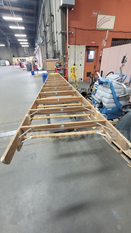 **** 12 FOOT WODDEN LADDER **** (I)