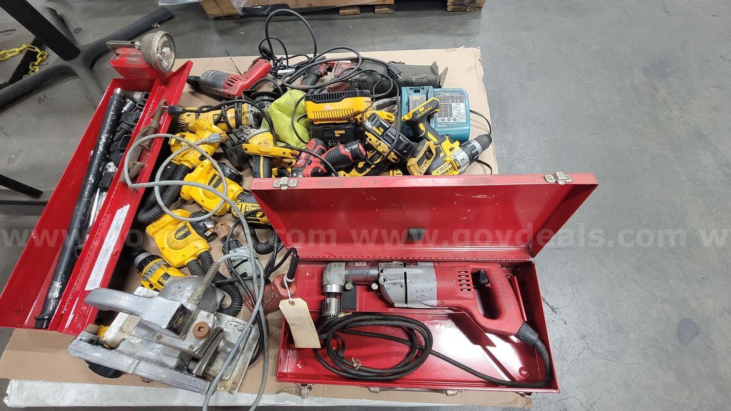 **** ASSORTED POWER TOOLS **** (I)